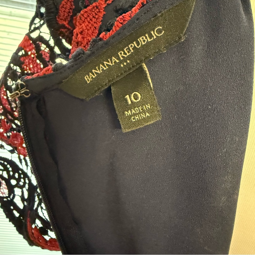 Banana Republic Red & Navy Elegant Lace Dress EUC - Picture 3 of 6